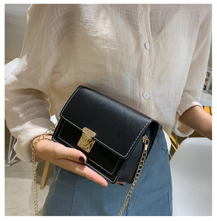BlackMini Small bag 2020 new pattern Female bag   Little fragrance Versatile small change Inclined shoulder bag Ins super fire chain Small square bag