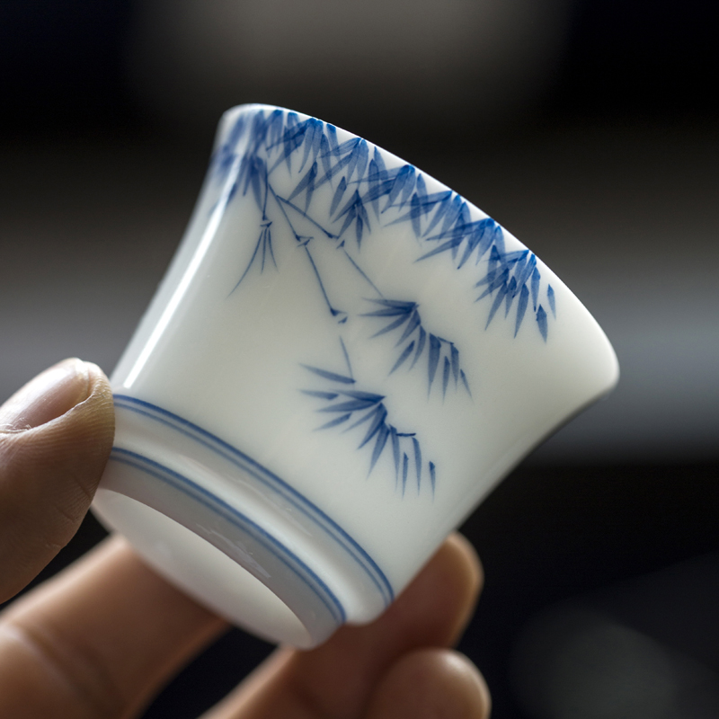 Handmade Home White Porcelain Hand-painted Master's Cup Single Cup Kongfu Tea Cup Ceramic Tea Tea Cup Tea Breuer Tea Cup