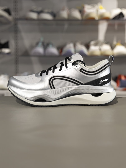 Li-Ning Jinghong Women's Running Shoes 2025 Winter New Lightweight Reflective Cushioning Protective Running Shoes Arhv002