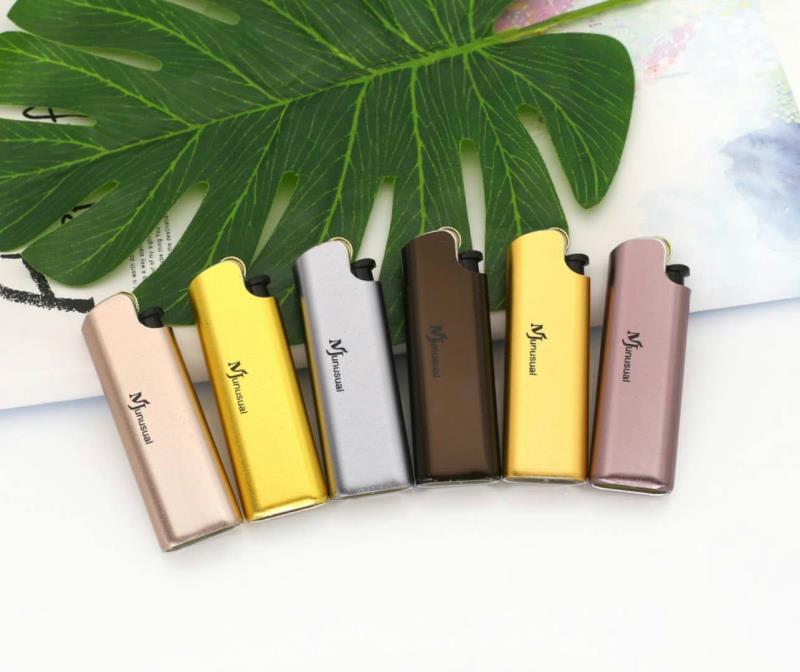 Đặt hàng nhanh chóng mài bánh xe quảng cáo dùng một lần nhẹ hơn tùy chỉnh thiết kế logo in ấn và in dày chống cháy nổ - Bật lửa bật lửa bic