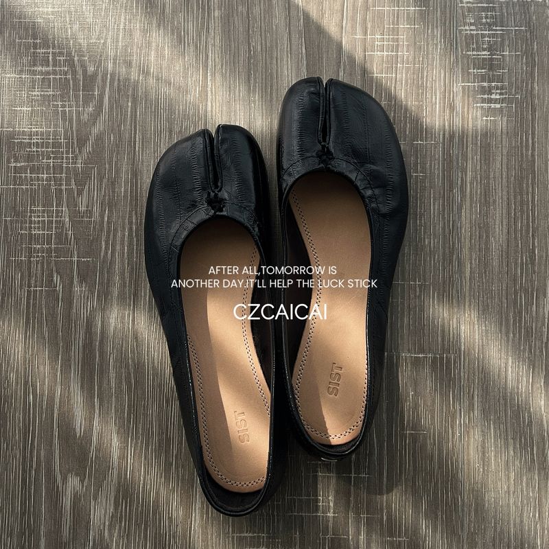 Czcaicai 2026 New Classic Split-Toe Shoes, Horse Leather Black Flats, Silver Ballet Shoes for Women Czcaicai 2026 New Classic Split-Toe Shoes, Horse Leather Black Flats, Silver Ballet Shoes for Women