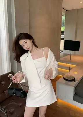 ski by Tannin sling two-piece dress women 2021 summer New temperament fashion short skirt