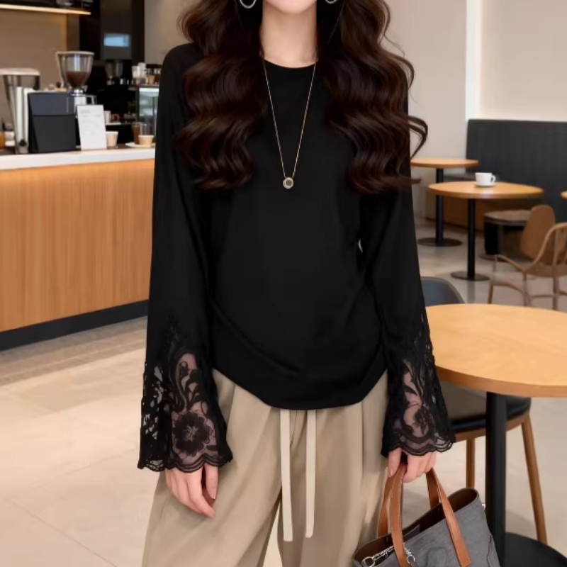 Plus-Size High-End Black Lace Hollow-Out Long-Sleeve T-Shirt for Women, Early Spring 2026, Slimming Loose Base Shirt for Curvy Women
