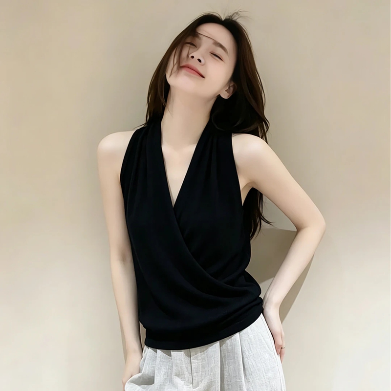 French-Style Black Cross V-Neck Halter Top for Women 2026 Summer Plus Size Korean Style Waist-Cinching Slimming Camisole French-Style Black Cross V-Neck Halter Top for Women 2026 Summer Plus Size Korean Style Waist-Cinching Slimming Camisole