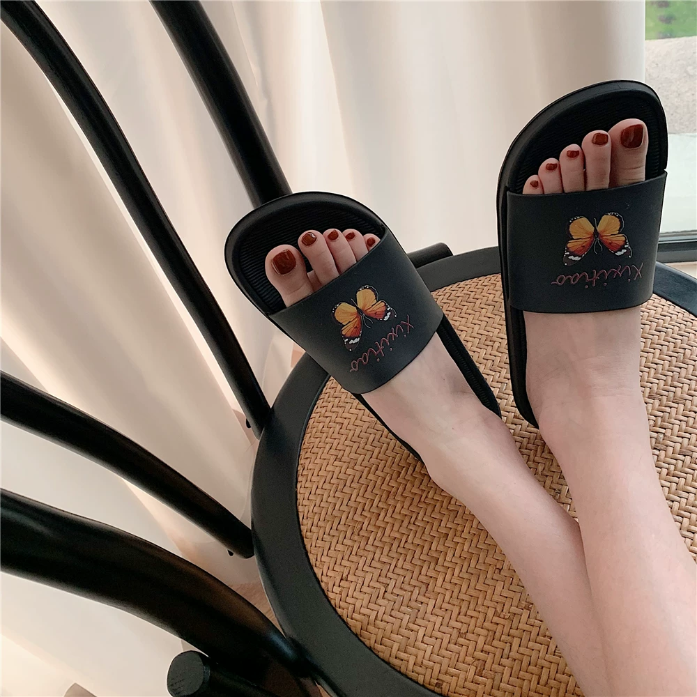 Тактично fashionable beach slippers with butterfly, city style, internet celebrity