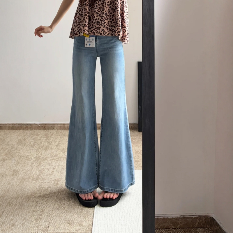Light Blue Tencel Flared Jeans for Women, Summer Thin Style, Plus Size, High Waist, Loose Fit, Non-Tight on the Legs, Bell-Bottom Pants Light Blue Tencel Flared Jeans for Women, Summer Thin Style, Plus Size, High Waist, Loose Fit, Non-Tight on the Legs, Bell-Bottom Pants