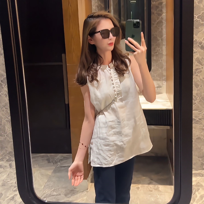 New Chinese-Style Round-Neck Lace Linen Sleeveless Shirt for Women, 2026 Summer New Loose Fit, Age-Reducing Slit Tank Top New Chinese-Style Round-Neck Lace Linen Sleeveless Shirt for Women, 2026 Summer New Loose Fit, Age-Reducing Slit Tank Top