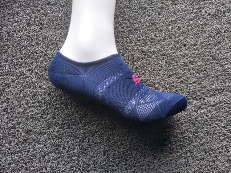 Thể thao ngoài trời yoga Chạy thể dục polyester làm khô nhanh tất nữ thuyền thấp để giúp vớ vô hình duy nhất trượt silicone tất nam cao cổ