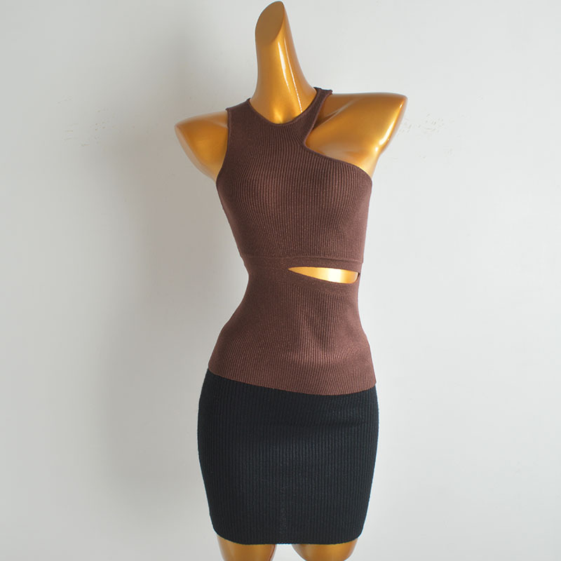 Model Clothing with a Stylish Design That Looks Youthful, Hollow-Out Camisole for Women, Slim Fit, Sexy, Unique, and Stunning Top