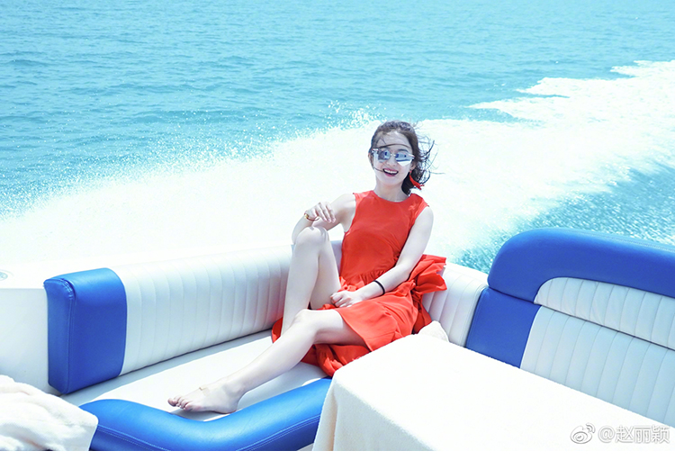 Kính râm, cá tính hipster nam, ngôi sao nữ retro, cùng một đoạn, không bằng cấp, trang trí dòng mắt, phiên bản Hàn Quốc của kính râm màu đỏ gọng kính đẹp