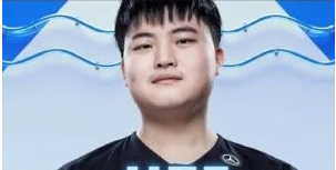 世界第一AD，RNGuzi宣布退役！水友去直播间黑屏极力挽留！