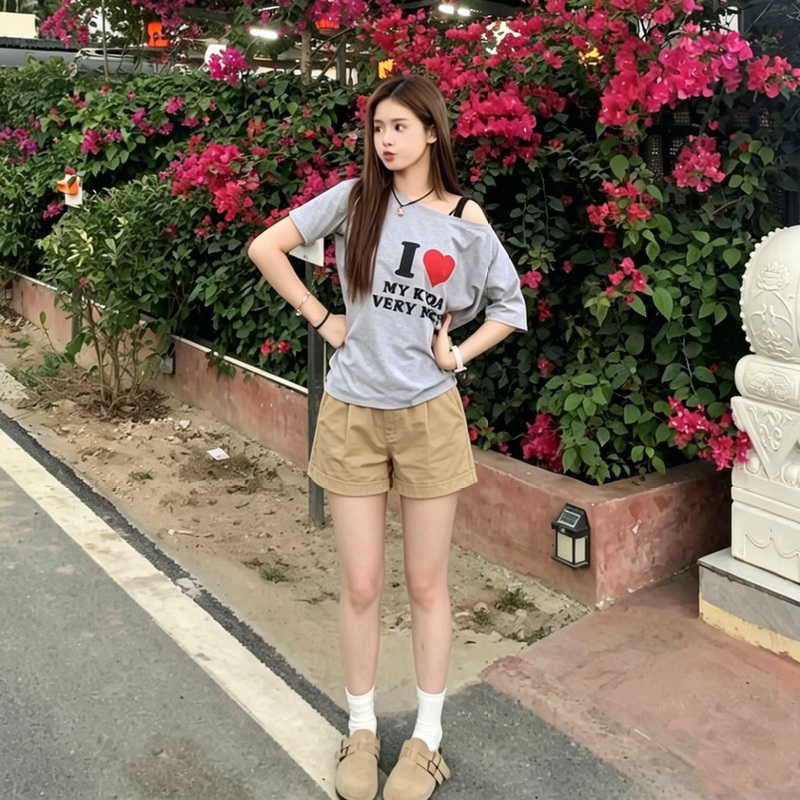 Pure Cotton Khaki Work Shorts for Women, Suitable for Wearing Outside in Summer, Loose Fit for Petite Figures, Elastic Waist, Sporty Casual Versatile Three-Quarter Pants Pure Cotton Khaki Work Shorts for Women, Suitable for Wearing Outside in Summer, Loose Fit for Petite Figures, Elastic Waist, Sporty Casual Versatile Three-Quarter Pants