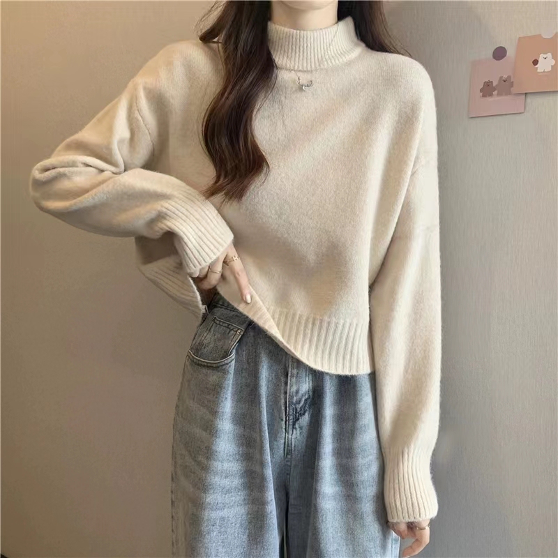 French-Style Short Sweater for Women in Autumn and Winter, Thickened for Petite Figures, Gentle and Soft, Half-High Collar Pullover Knitwear French-Style Short Sweater for Women in Autumn and Winter, Thickened for Petite Figures, Gentle and Soft, Half-High Collar Pullover Knitwear