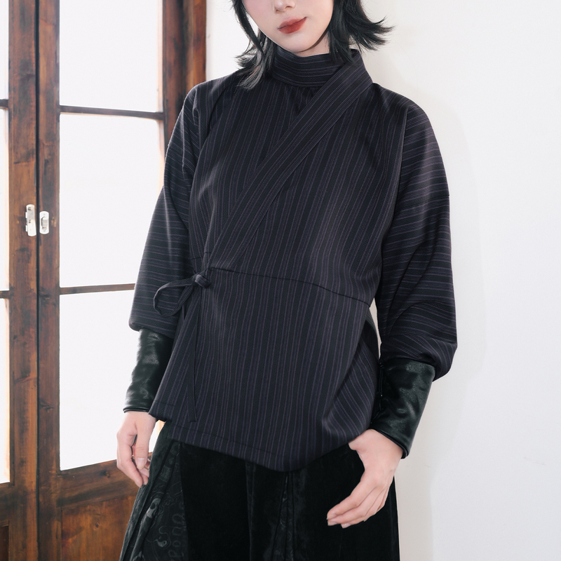 Quirky House'Raven' Vertical Striped Curved Collar High Collar Jacket with Tie Waist and Straight Sleeves Hanfu Top