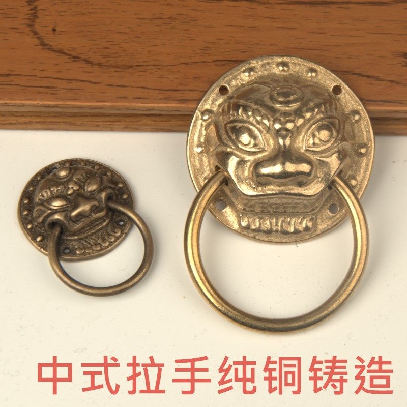 The ancient pure copper lion-headed beast head handle wooden door shop head-free punch teapot decoration casting small hand- and bright-dressed