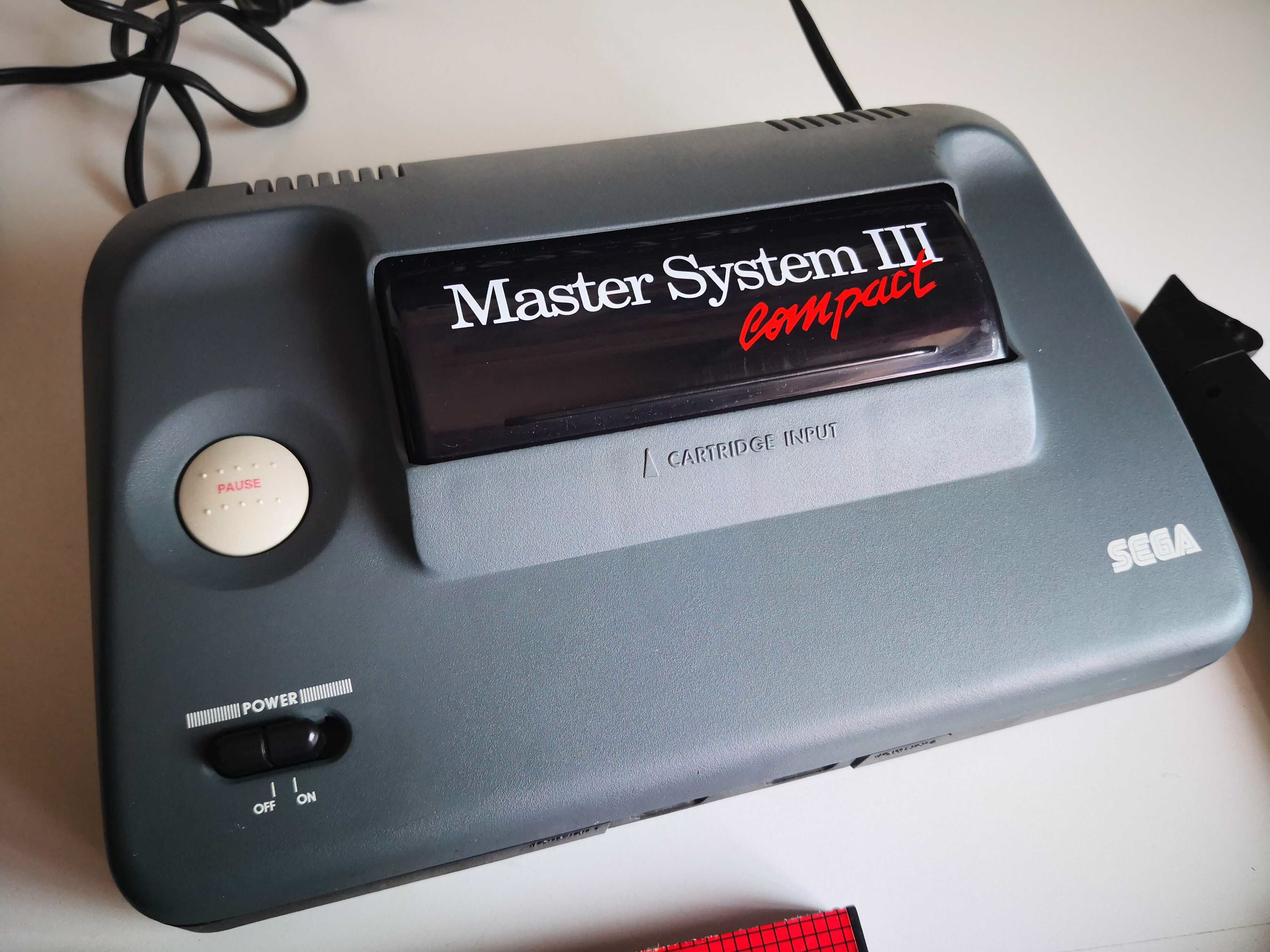 Bảng điều khiển trò chơi Sega SEGA Master System III - Kiểm soát trò chơi tay game