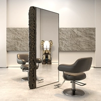 Высокая сетевая сеть красно -хрупкованная зеркальная зеркальная галерея Специальная минималистская парикмахерская зеркало с зеркалом с двойным зеркалом на поле с двойным зеркалом