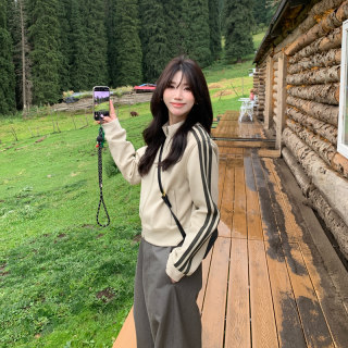 Berry likes you and likes the large custom-made stand-up collar zipper short sweatshirt jacket casual versatile waist-cinching top