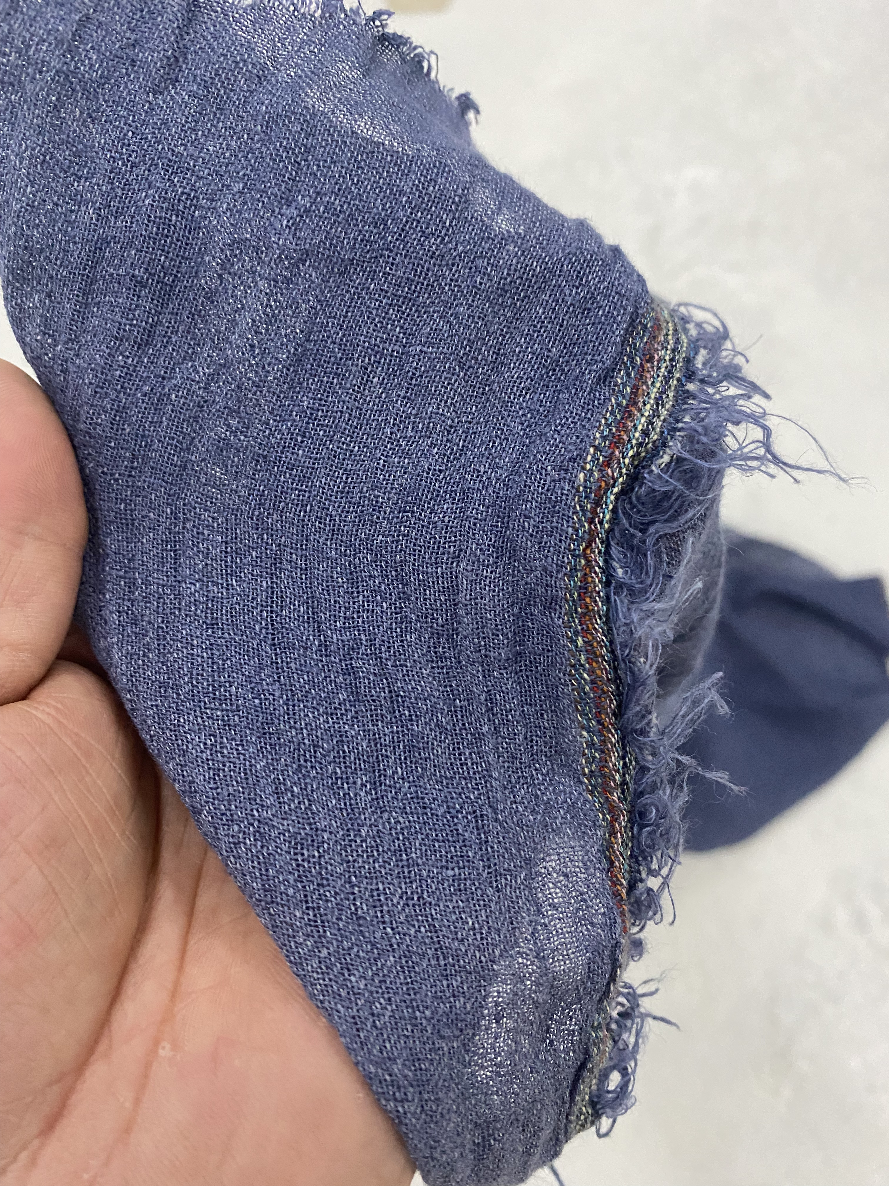 14カウントの純麻クレープ生地。高品質の先染め衣料用生地で、スカート、シャツ、スカーフ、手織り生地に最適です。