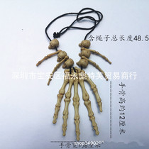 Halloween resin retro old skeleton hand bone skull necklace funny scary ghost head skeleton necklace