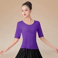 Сиреневая футболка, круглый воротник, на шнурках