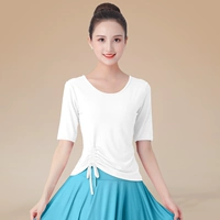 Белая футболка, круглый воротник, на шнурках