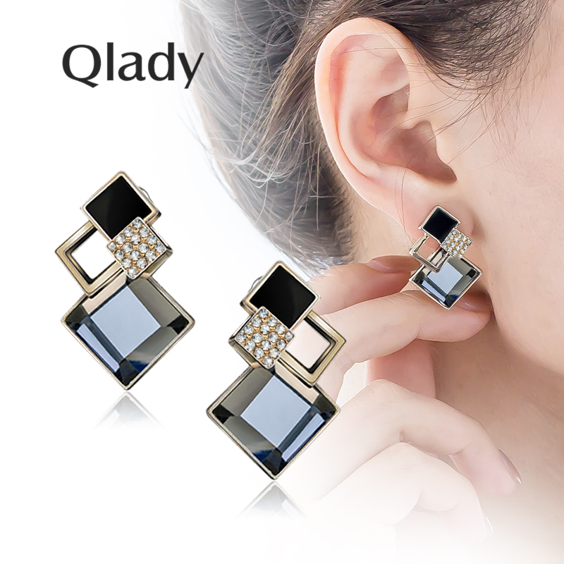 Ear pins 2021 new fashion earrings women's summer models sterling silver high-end sense of light luxury drop earrings temperament unique earrings