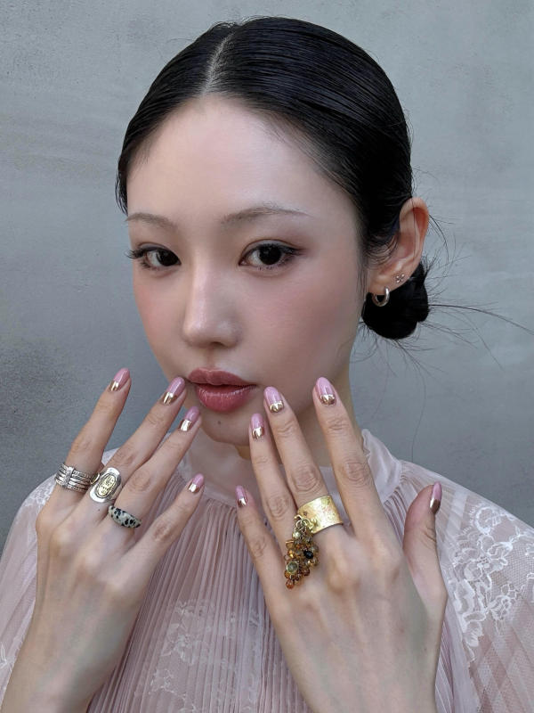 Ugg Hot Girl Nail Tips'Salem' New Style ins Niche Light Gold Reverse French Magic Mirror Powder Whitening High-End Short Nails