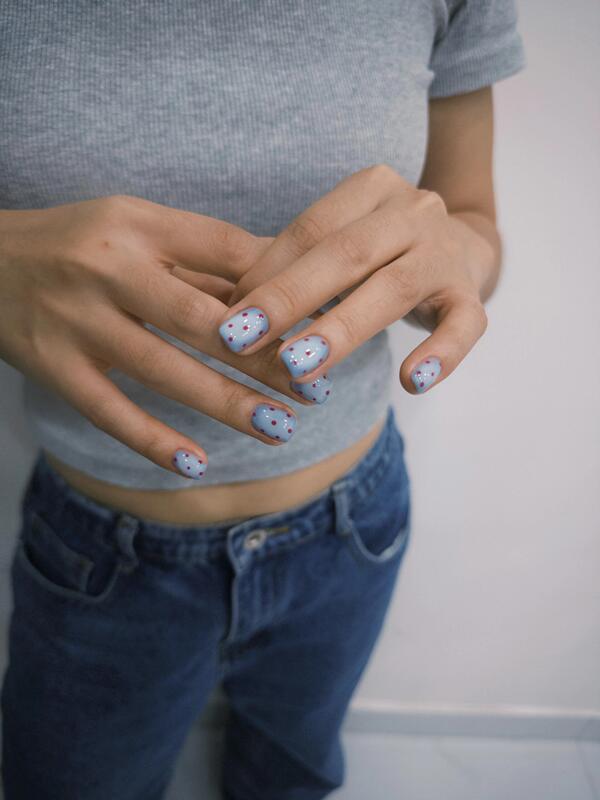 Ugg Spicy Girl Nail Tips "Saint Malo" New Style ins Niche High-End Blush White Polka Dot Sweet Cool Style Press-On Nails