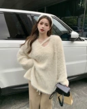 Демисезонный трикотажный небольшой дизайнерский свитер, тренд сезона