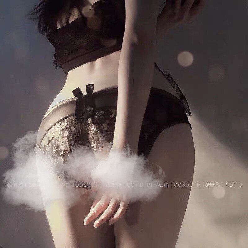 I cover you: eyelashes temptation to open a gear sexy lace transparent hollowed-out triangle underpants teenage girl's hip and hip