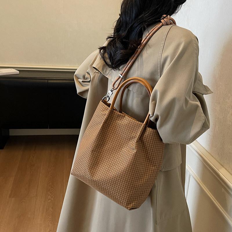 Women's Japanese-Style Plaid Nylon Tote Bag, Water-Resistant Bucket Shoulder/Crossbody Bag for Commute - Thumbnail 4