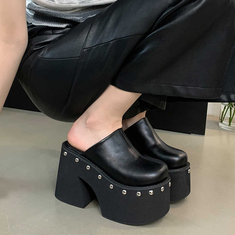 11cm Ultra-High Heel Women's Shoes, Height-Increasing Closed-Toe Platform Mules, Fashionable Studded Wedge Sandals, Slip-On Shoes for Autumn