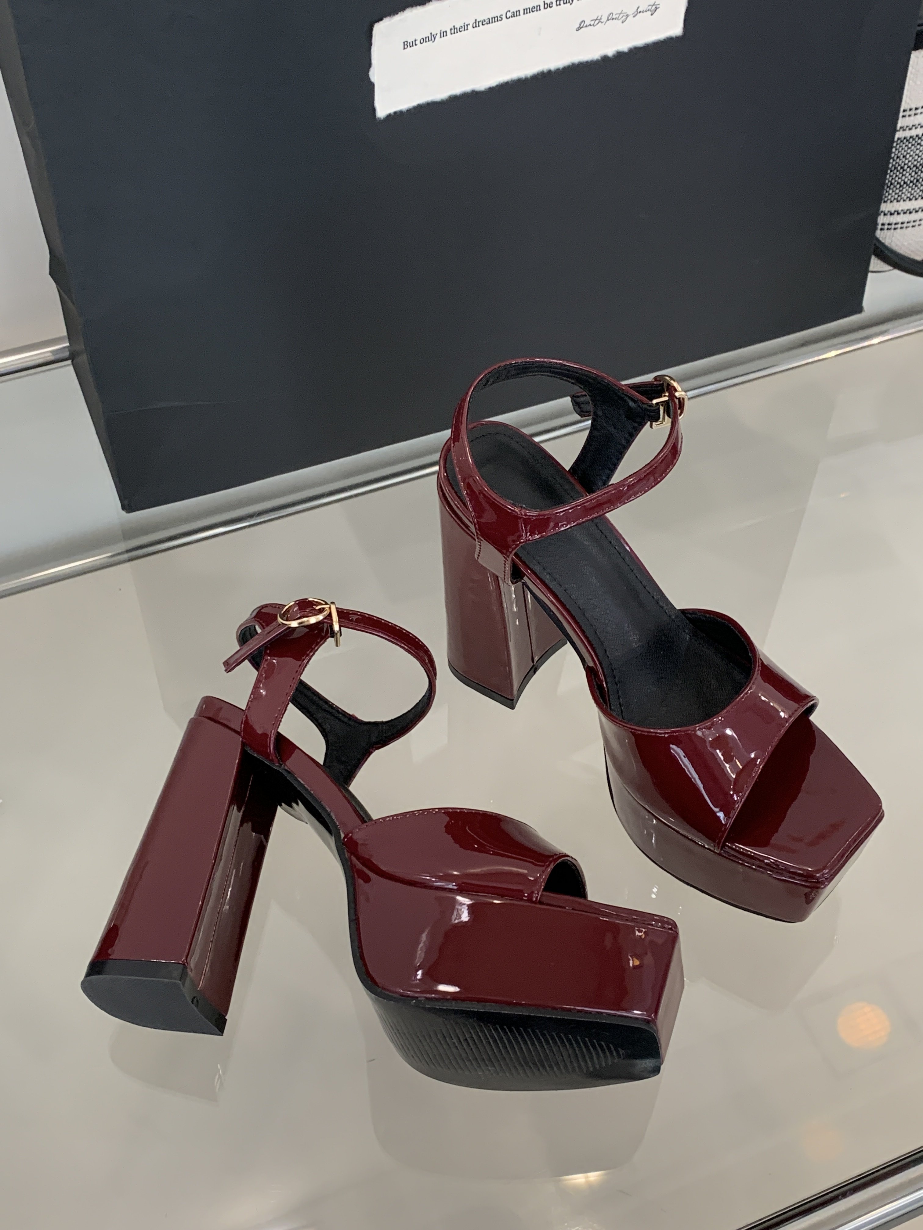 ВПП модель переходный мостик женская обувь 13см сверхвысокий следовать обувь женская водонепроницаемый платформа слово пояс слой краски толстая сандалии Женское лето 无品牌/无注册商标 