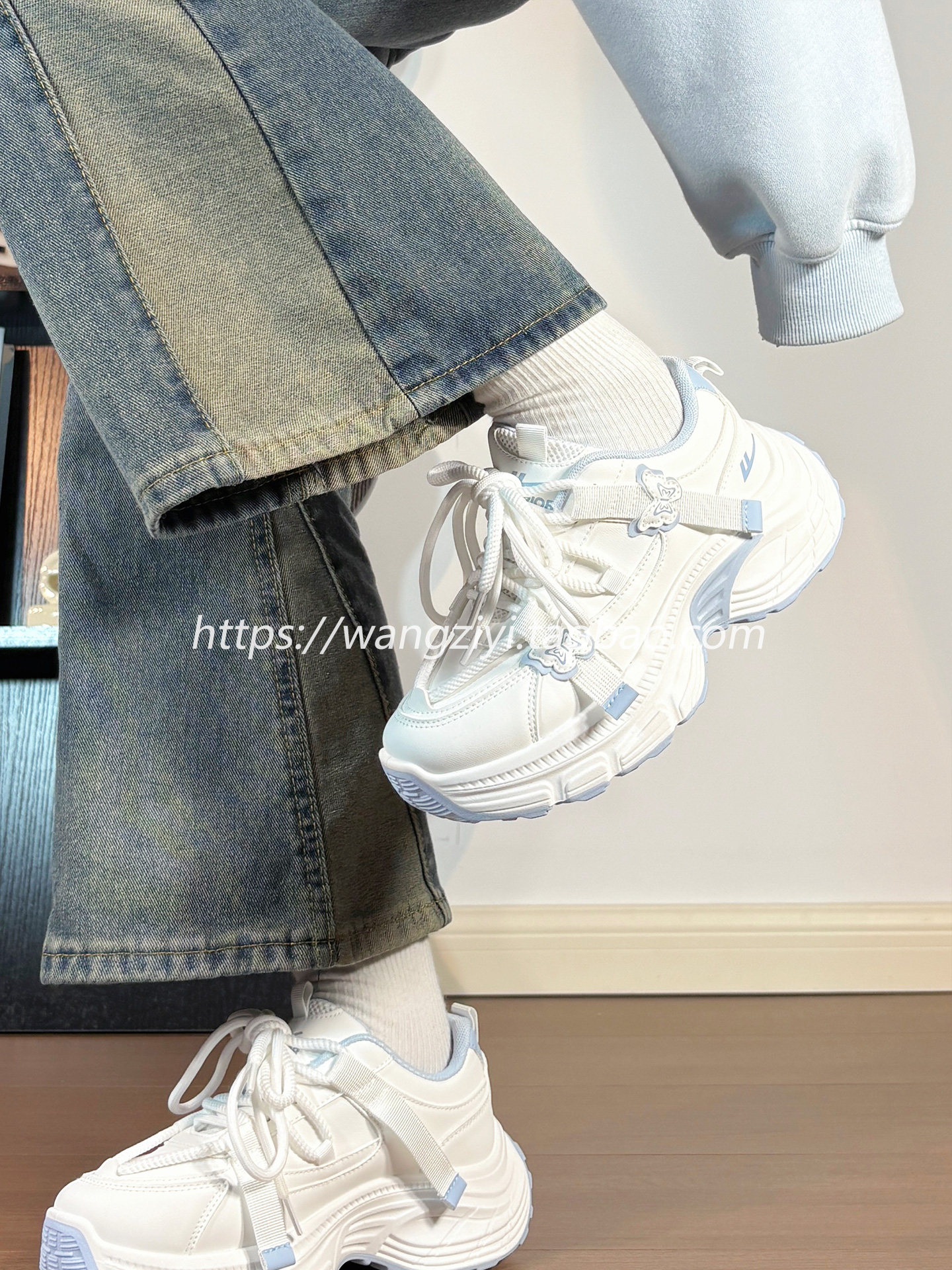 Original Butterfly Sneakers for Women, Leather Upper, Winter Fleece-Lined, Internet Popular Style, Versatile, Warm, Thick-Soled Dad Shoes for Women