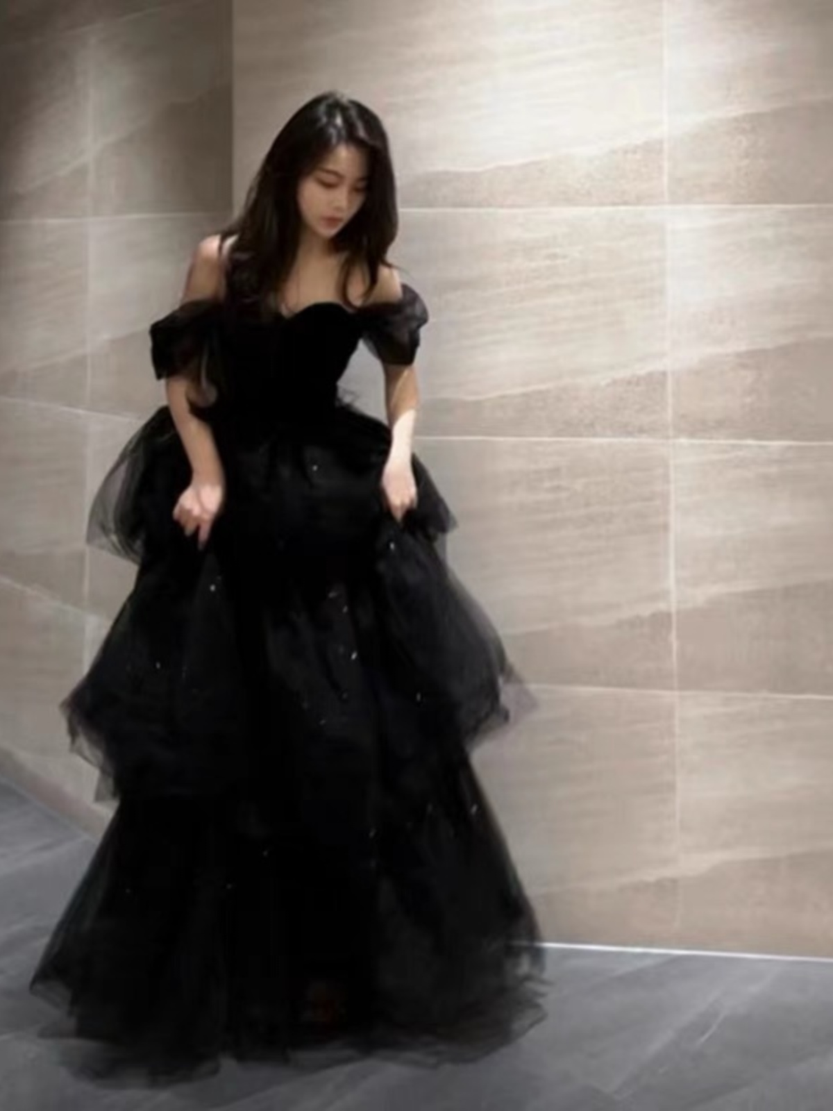 Evening dress black light luxury adult ritual birthday sound music test dress, shoulder banquet hosts yarn skirt Evening dress black light luxury adult ritual birthday sound music test dress, shoulder banquet hosts yarn skirt
