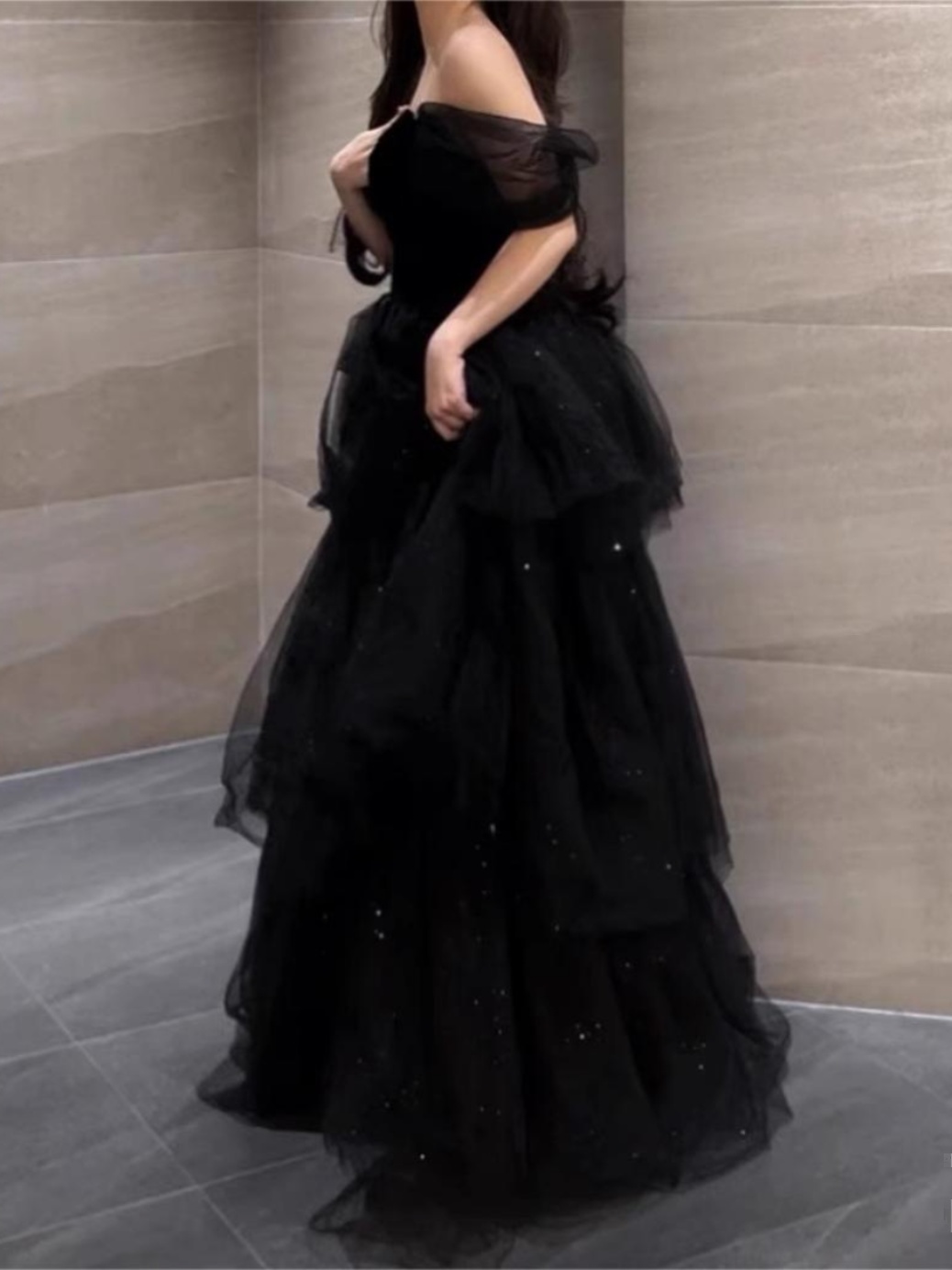 Evening dress black light luxury adult ritual birthday sound music test dress, shoulder banquet hosts yarn skirt Evening dress black light luxury adult ritual birthday sound music test dress, shoulder banquet hosts yarn skirt