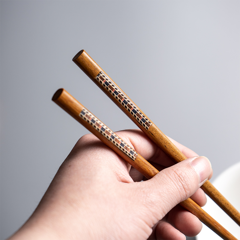 Japanese-style solid wood pointed chopsticks high-grade natural household fast son non-slip anti-mold Japanese high-end family chopsticks single pack