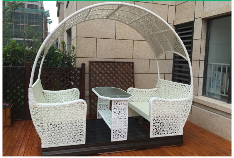 Ghế xích đu ngoài trời mây bốn người điện vườn rocking ghế xích đu biệt thự sân thượng đồ nội thất trong nhà và ngoài trời ghế xích đu bộ bàn ghế sắt ngoài trời