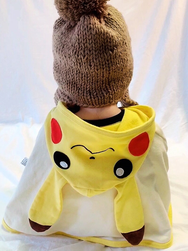 Baby cloak windproof spring and autumn out clothes plus velvet hug quilt three months baby small cloak children thickened shawl