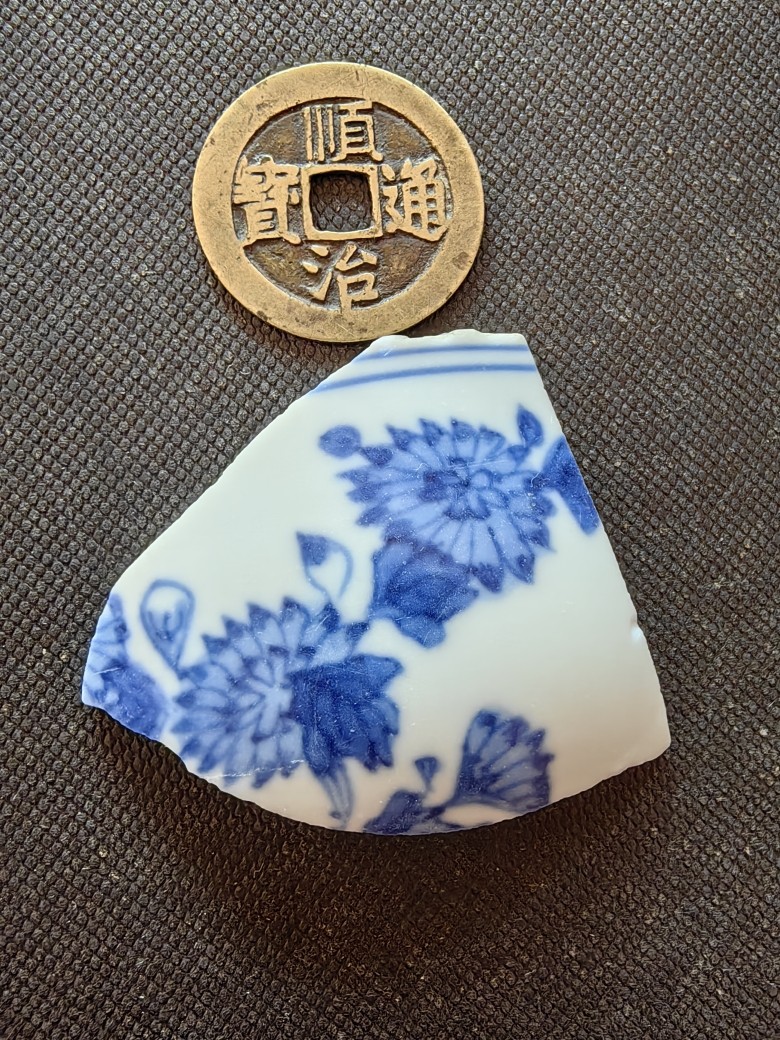 Late Ming Dynasty Qinghua Porcelain Ancient Porcelain Sheet Folding Branches Flower Chrysanthemum hair color Good folk kiln boutique full 100-Taobao