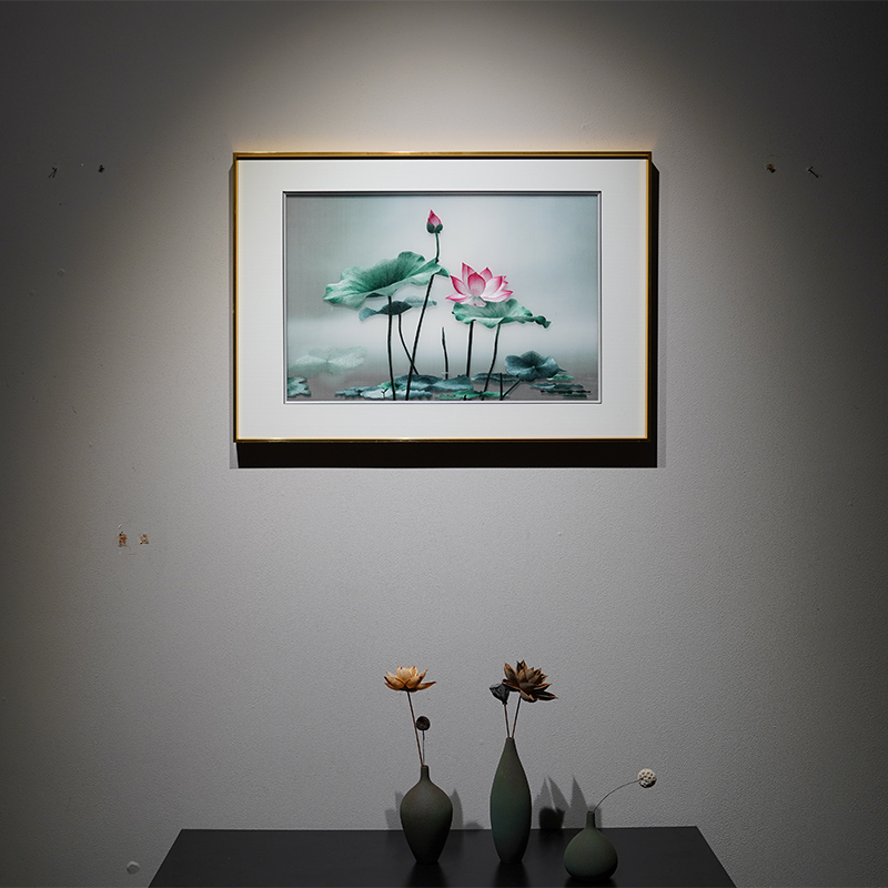 Su embroidery finished hanging painting pure handmade living room dining hallway corridor bedroom decoration painting pure hand embroidery painting lotus