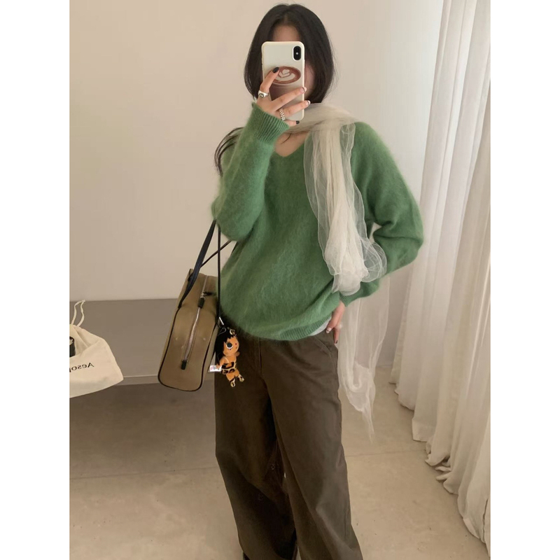 Cashmere Wool Brushed Label V-Neck Pullover Sweater for Women, Autumn and Winter Korean Style Loose Solid Color Soft Knit Base Shirt