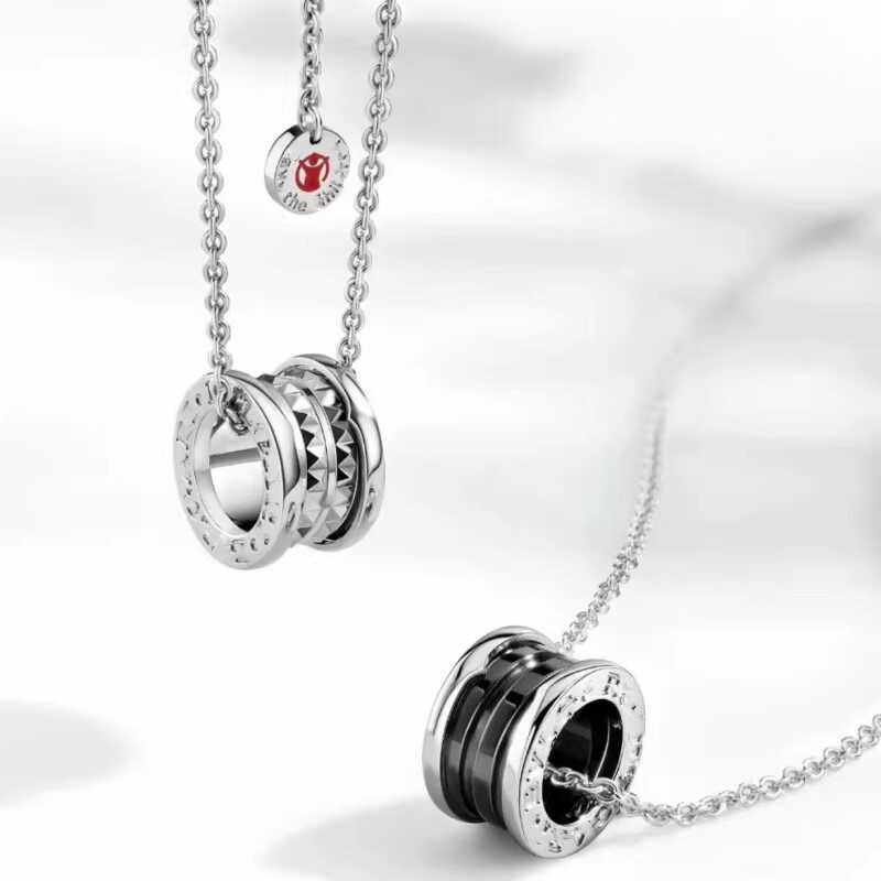 High-quality 2024 new charity red man necklace with studs, unisex couple collarbone chain, Valentine's Day gift.