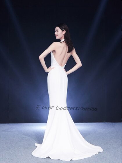 走秀晚礼服连衣裙2025新款网红生日派对晚宴新娘答谢宴露背鱼尾裙