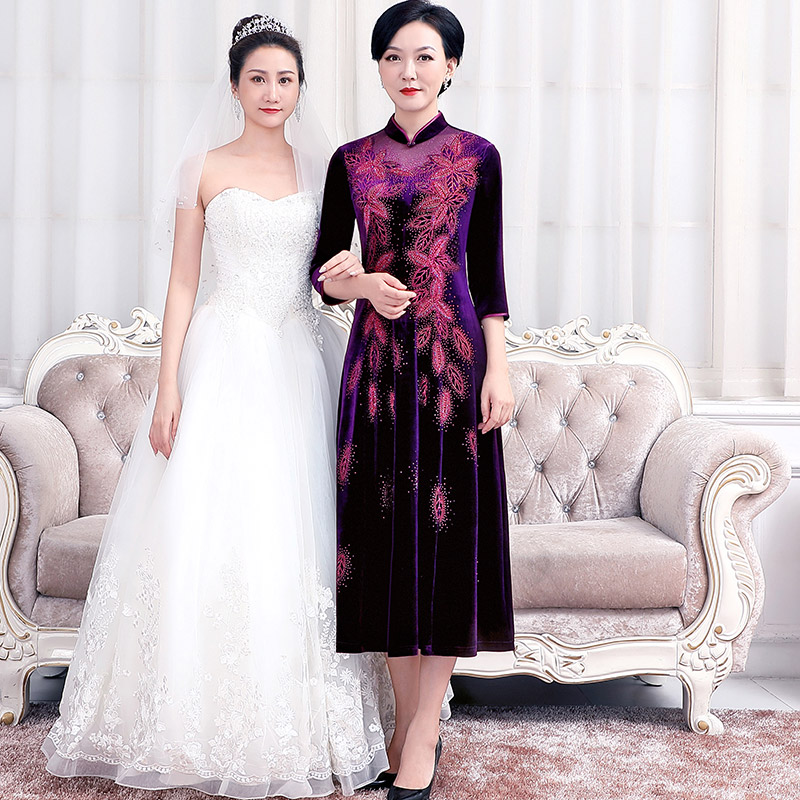 Noble Wedding Mom Gown Summer Gold Velvet Improved Qipao Woman Middle Sleeve Happy Mother-in-law Mother-in-law Wedding Dresses