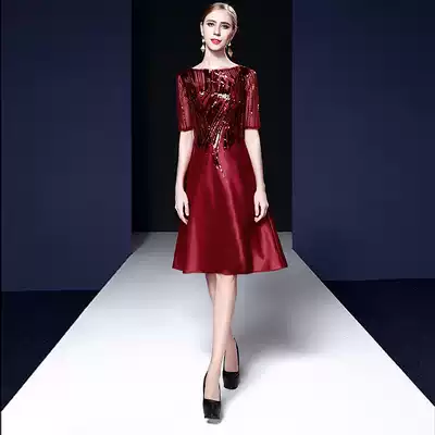 Usually wearable dresses, short skirts, temperament, waist, thin, small ladies, wedding, noble banquet dresses