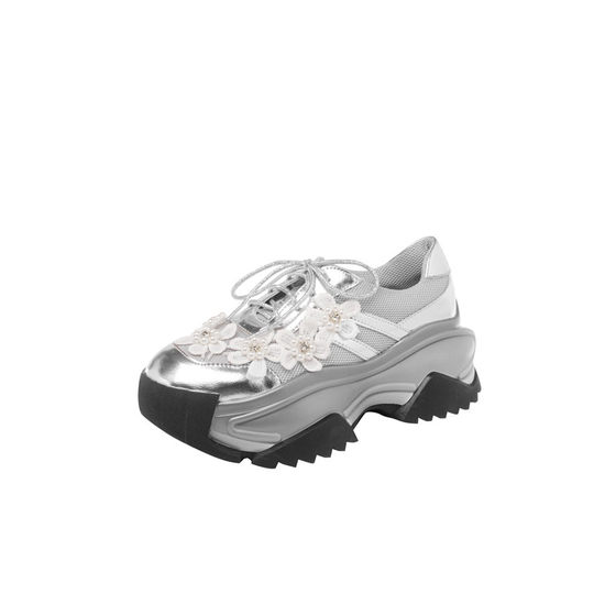 2024春新款真皮厚底系带花朵乐福鞋女休闲坡跟松糕底银色百搭单鞋