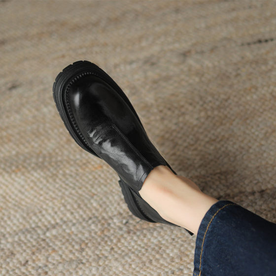 24春新款一脚蹬真皮厚底圆头小皮鞋女坡跟平底圆头英伦风懒人单鞋