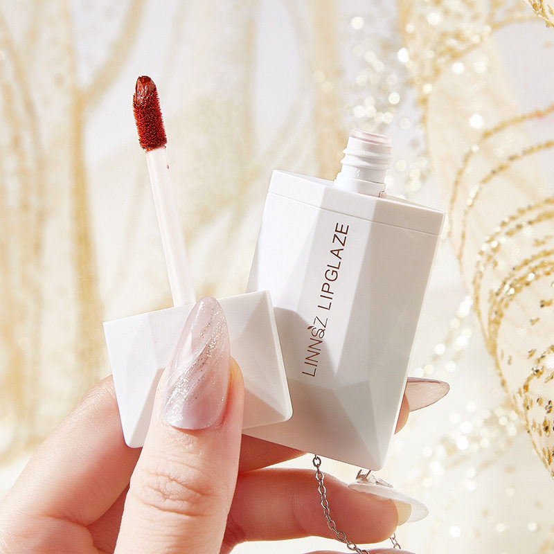 Tmall u first try Li Jiaxin recommends that the glaze be stained without easy pigment color to show the student experience